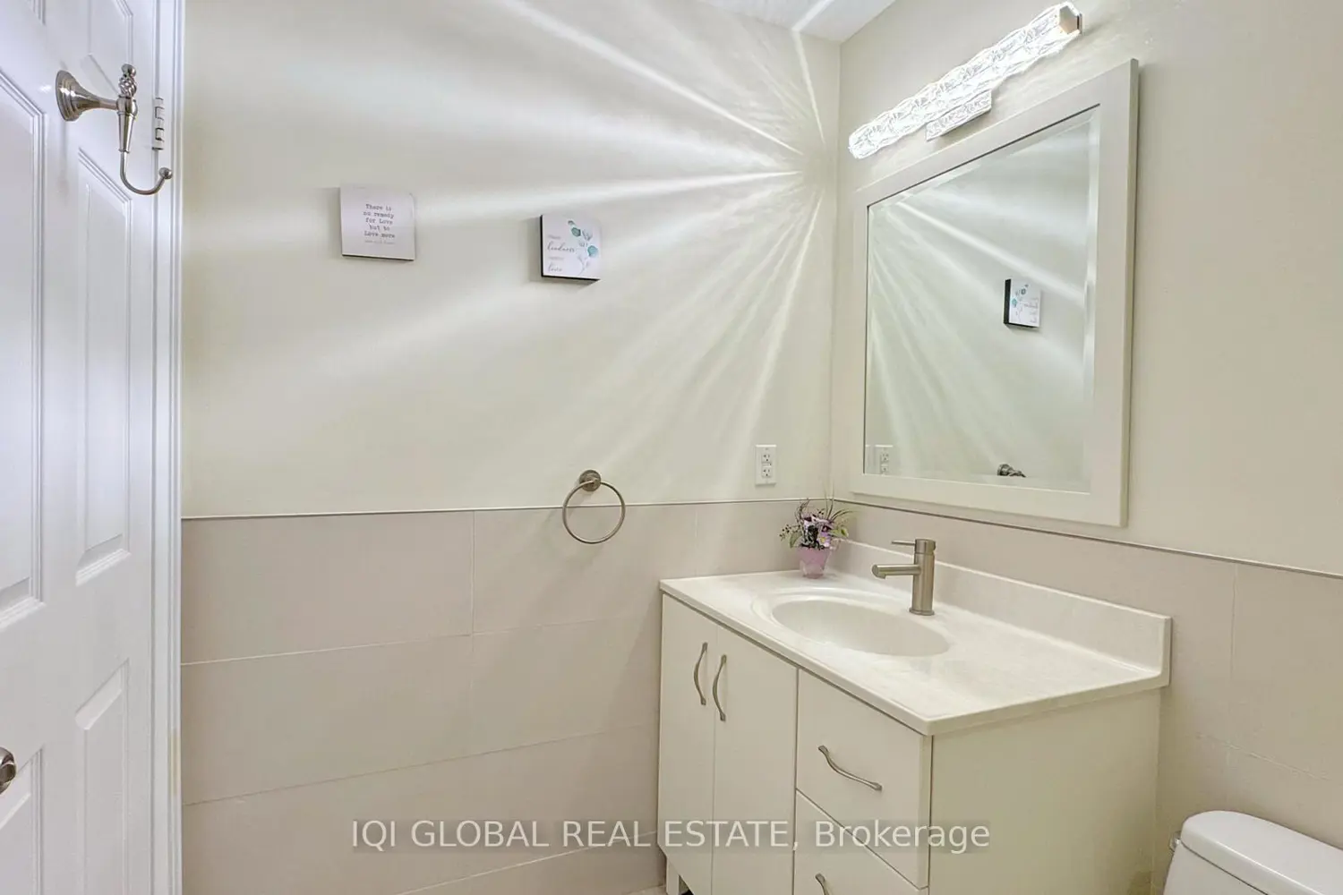 Additional image 13 of 2511 Lakeshore Road 109