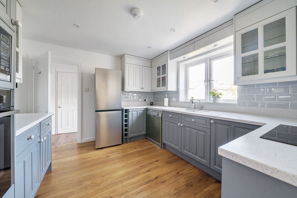 Additional image 2 of 4 bed flat to rentSouthgate Villas, St. James Lane, Winchester SO23