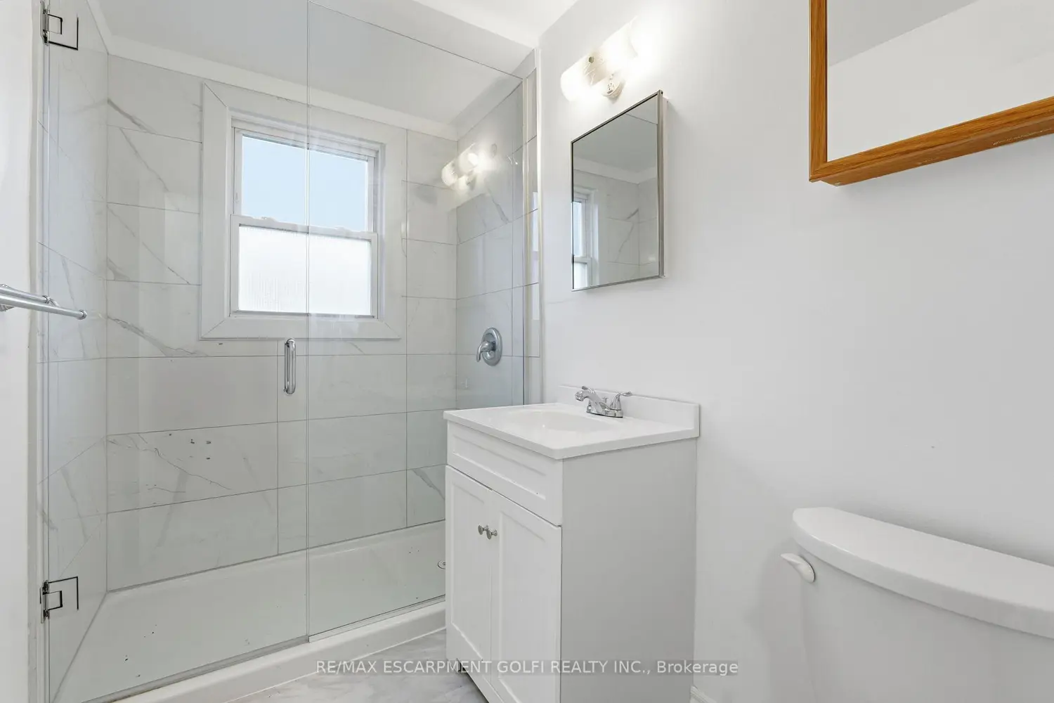 Additional image 10 of 20 Thompson Avenue