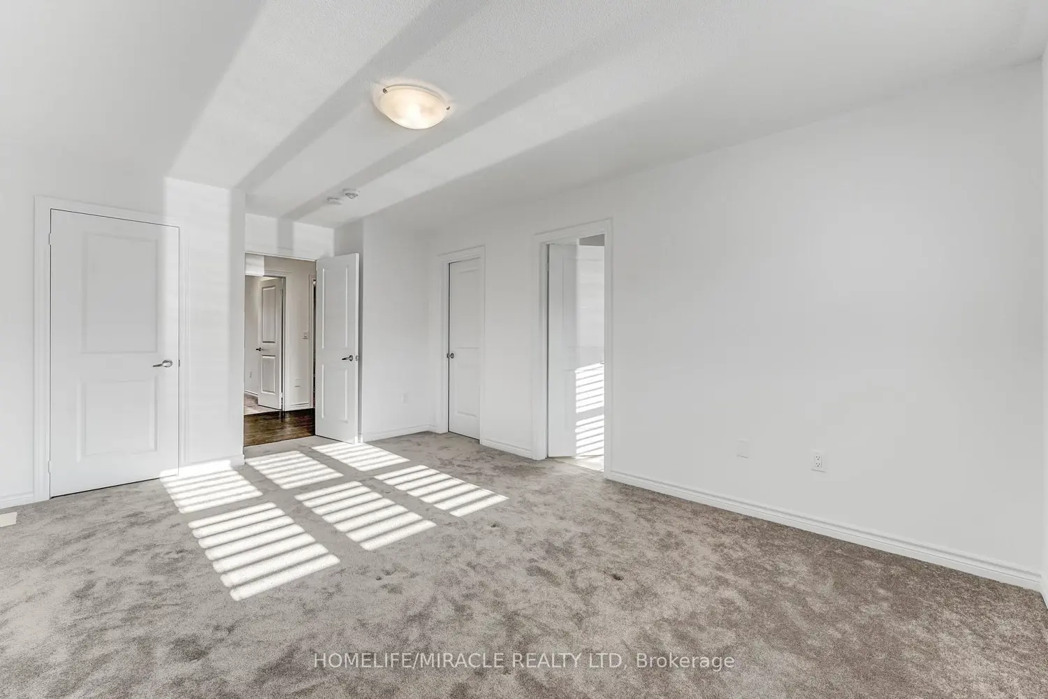 Additional image 11 of 117 Stocks Avenue