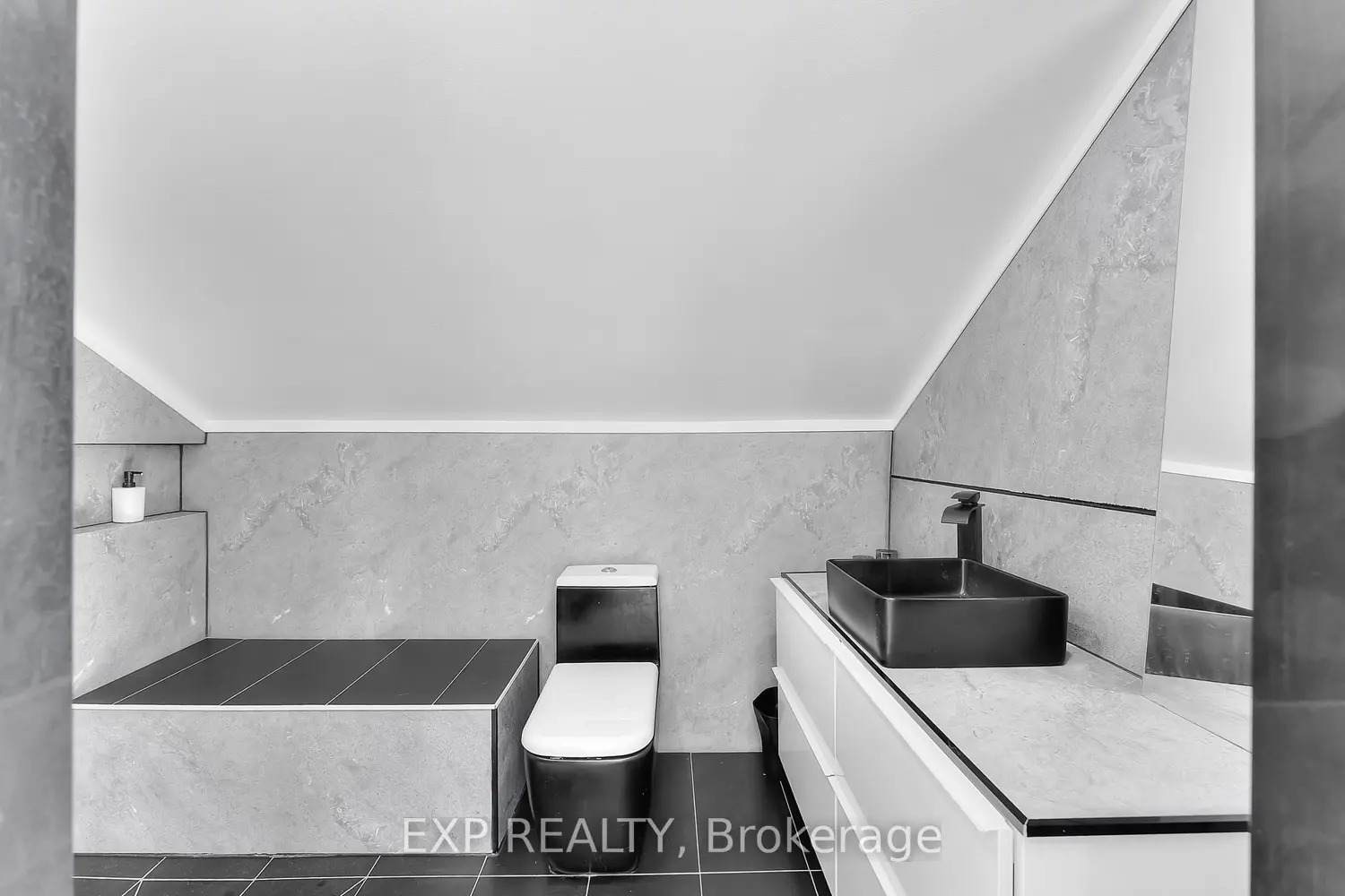 Additional image 3 of 249 Wallace Avenue