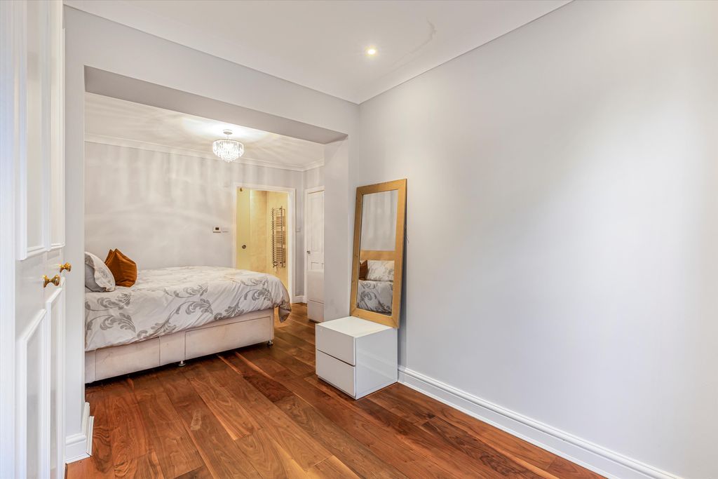 Additional image 13 of 3 bed flat to rentFriars Stile Road, Richmond TW10