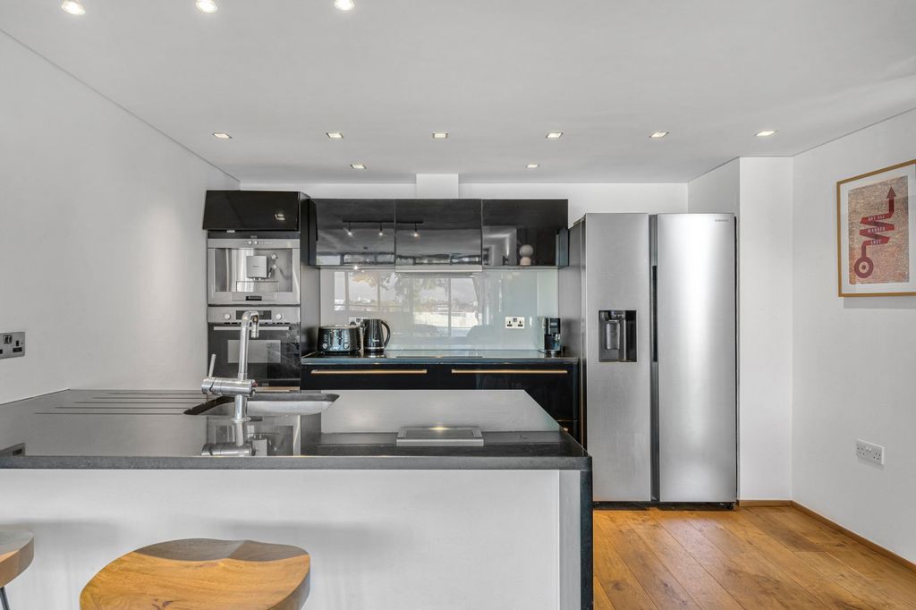 Additional image 4 of 3 bed flat to rentSheen Road, Surrey TW9