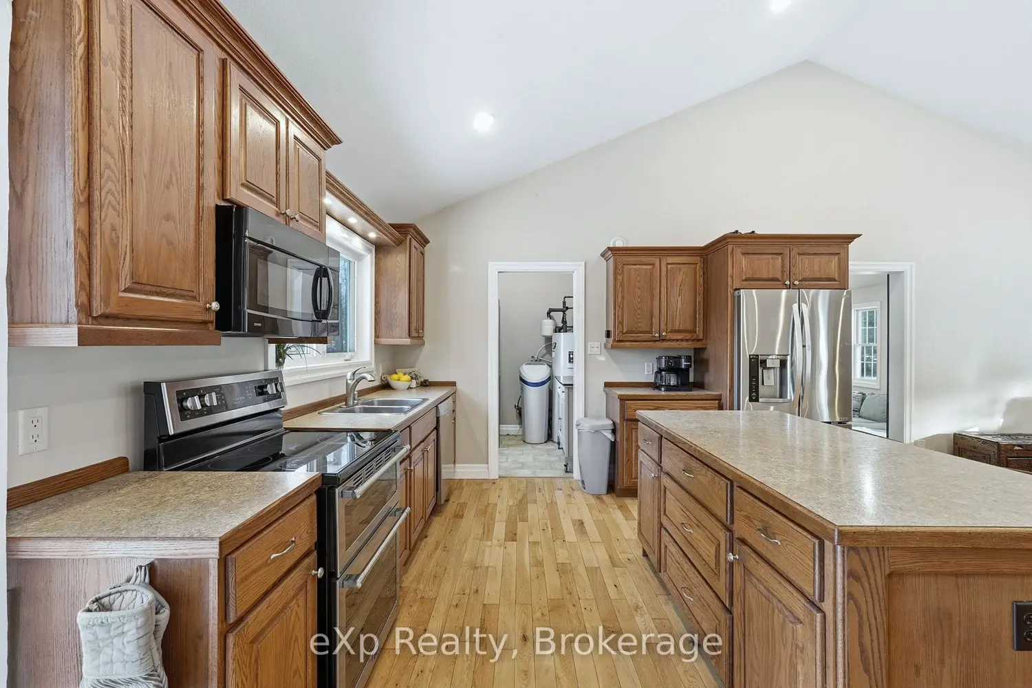 Additional image 11 of 401309 Grey Road 17 Road