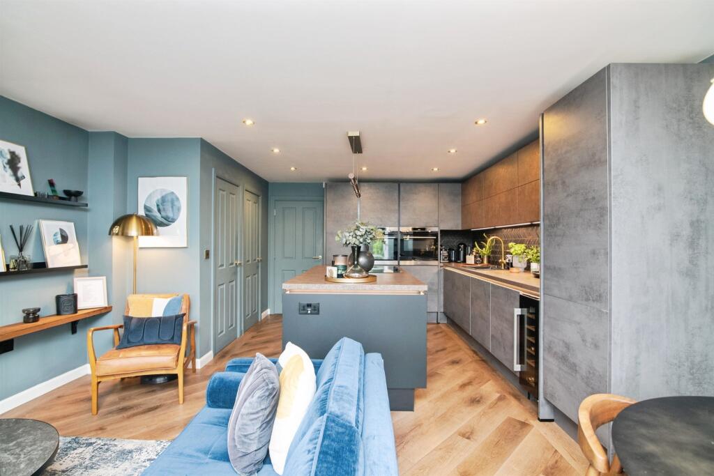 Additional image 10 of Horseshoe Crescent, Great Barr, Birmingham