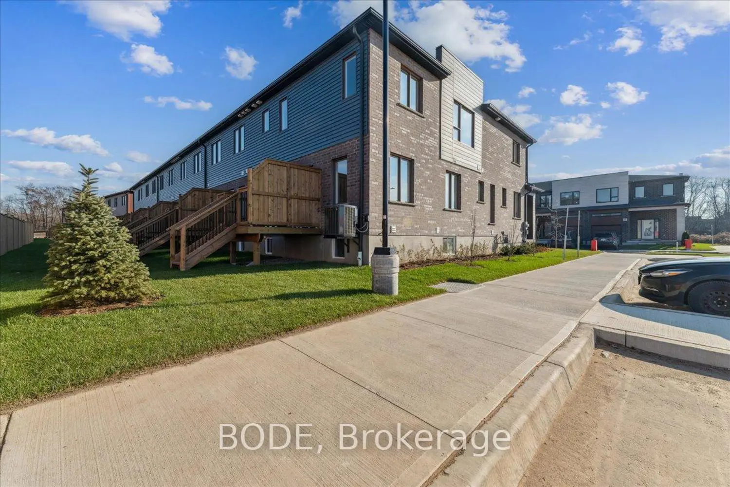 Additional image 20 of 40 Oak Forest Common