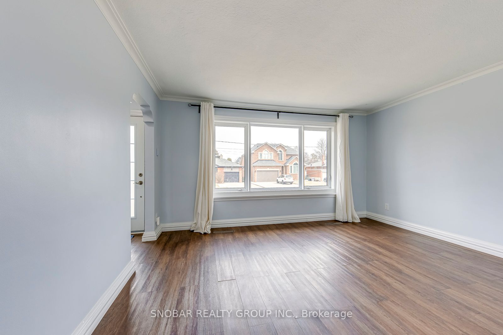 Additional image 3 of 16 Northglen Avenue, Toronto, ON, M9B 4R6