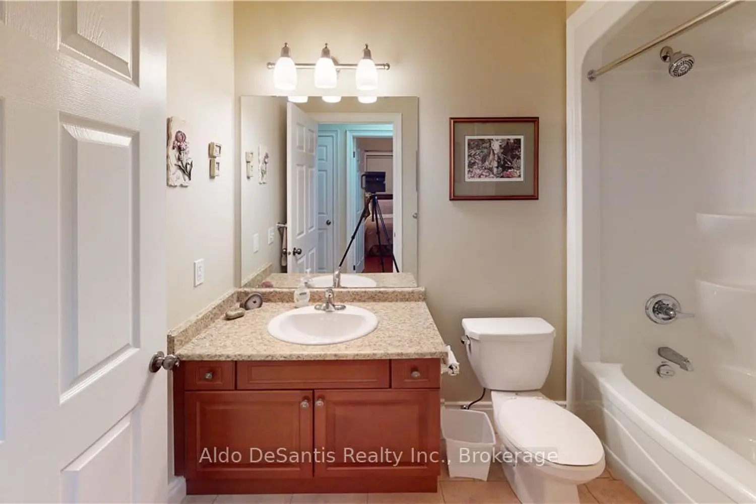 Additional image 13 of 39 Showcase Drive