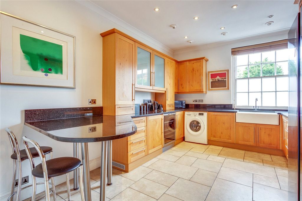Additional image 6 of 4 bed flat to rentThameside, Henley-On-Thames, Oxfordshire RG9
