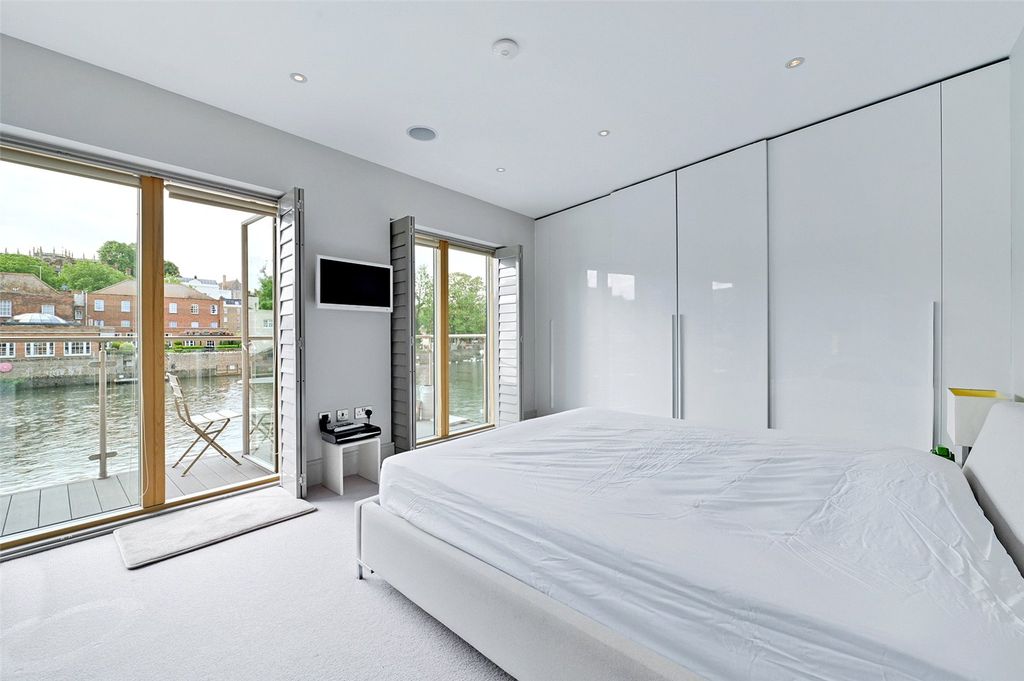 Additional image 8 of 3 bed flat to rentHigh Street, Eton, Windsor, Berkshire SL4