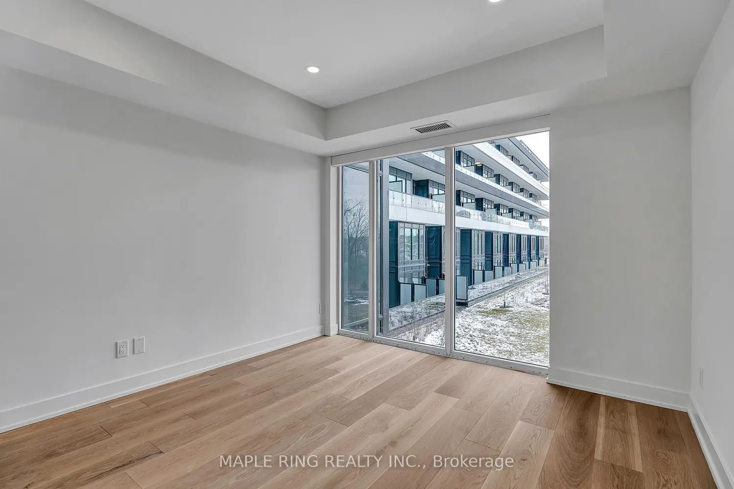 Additional image 5 of 2485 Taunton Road 118