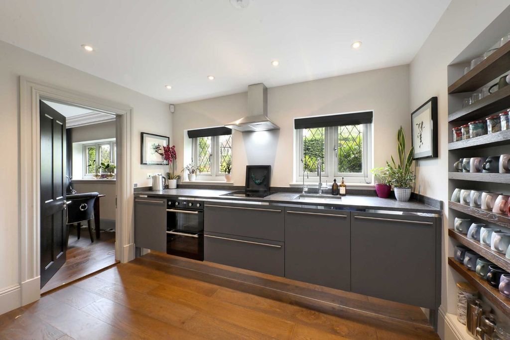 Additional image 16 of 7 bed country house to rentRiversdale, Bourne End, Buckinghamshire SL8