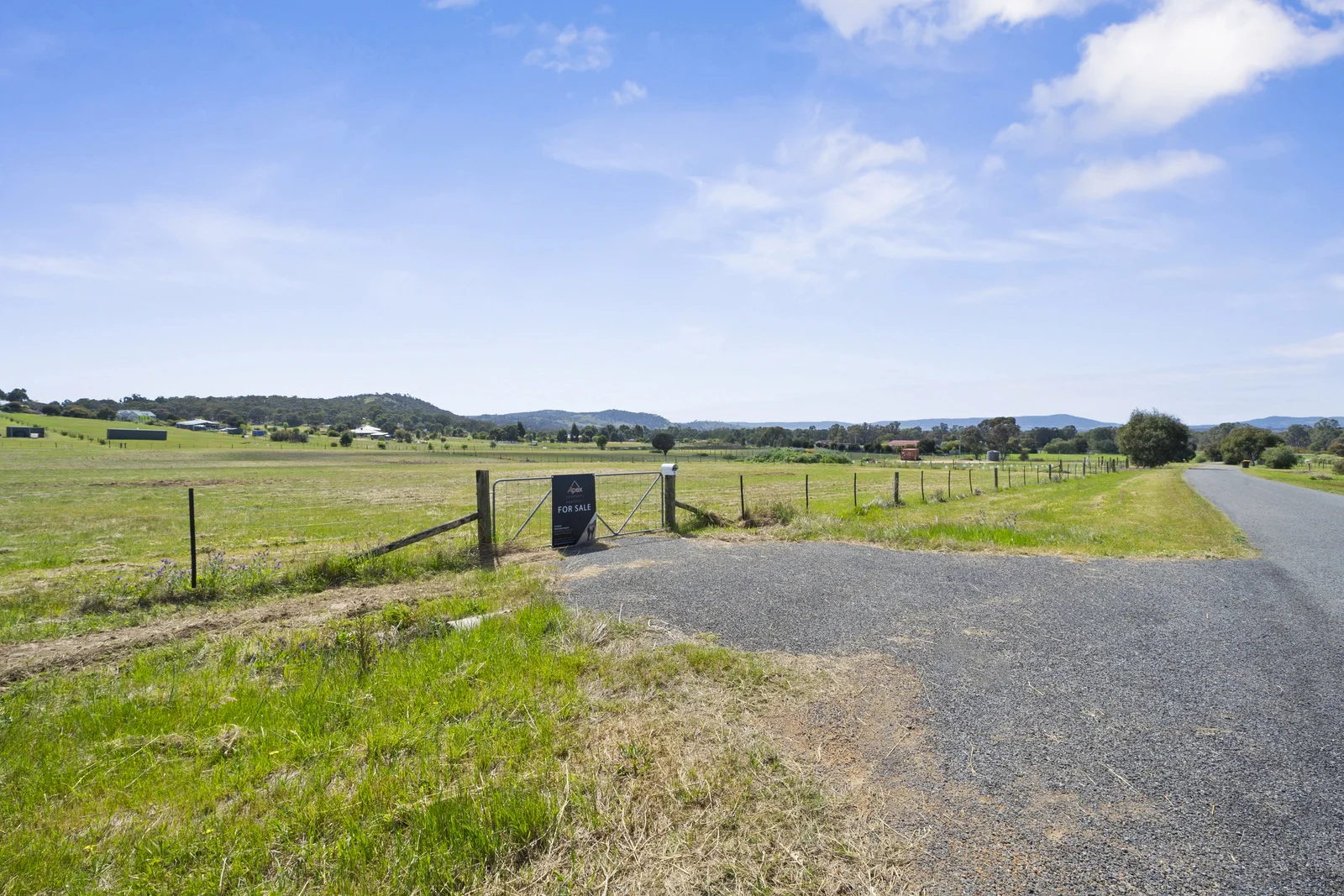 60 Lakeside Drive, Chesney Vale VIC 3725