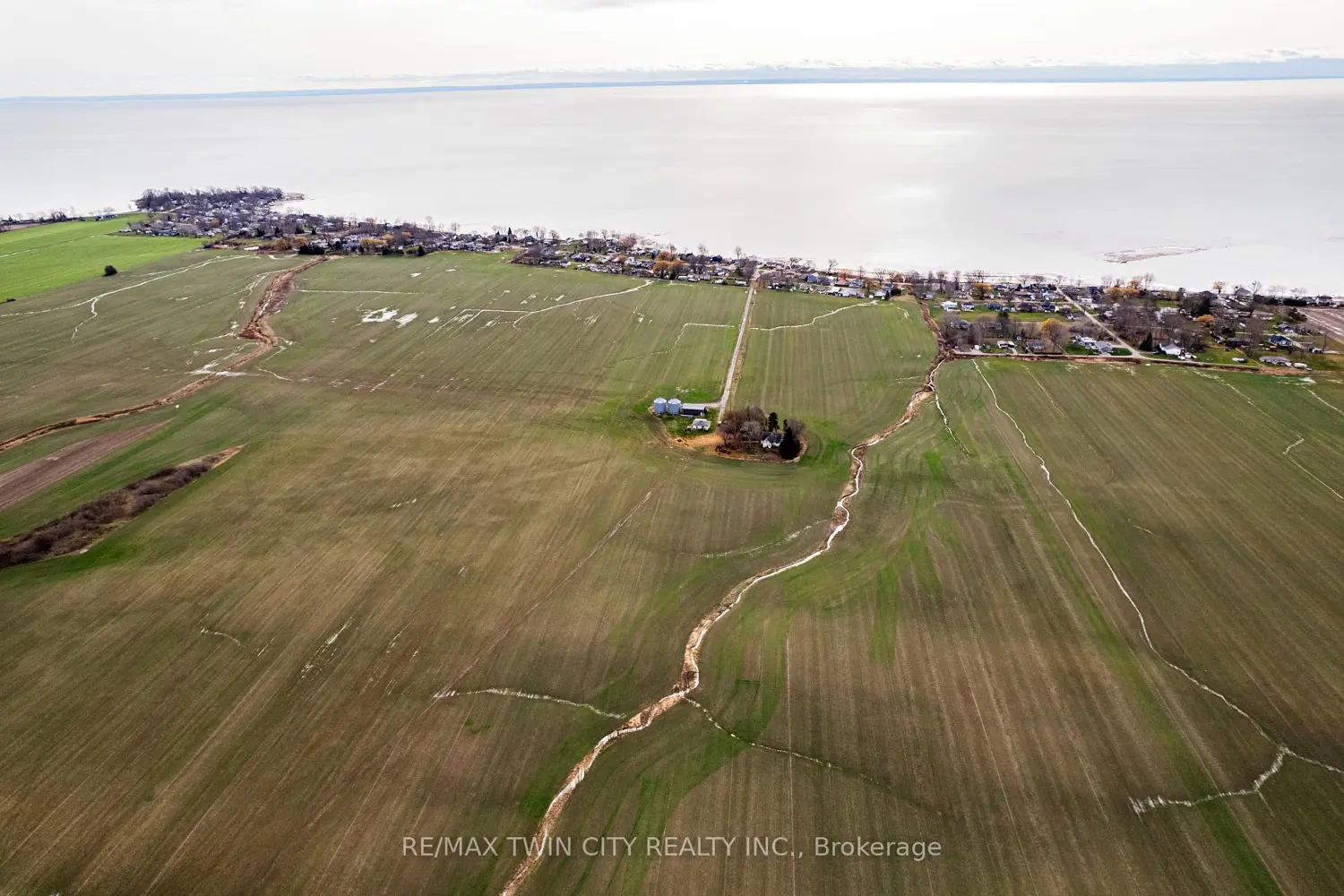 Additional image 16 of 905 Lakeshore Road