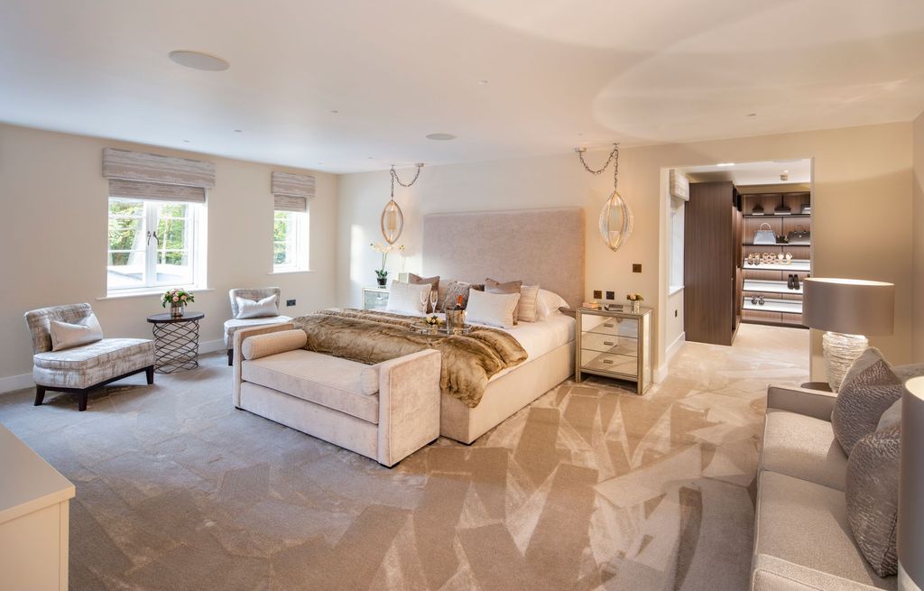 Additional image 18 of 6 bed detached house to rentStoke Wood, Stoke Poges SL2