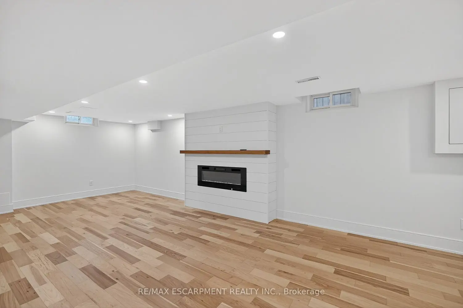 Additional image 9 of 2347 Tweedsmuir Court