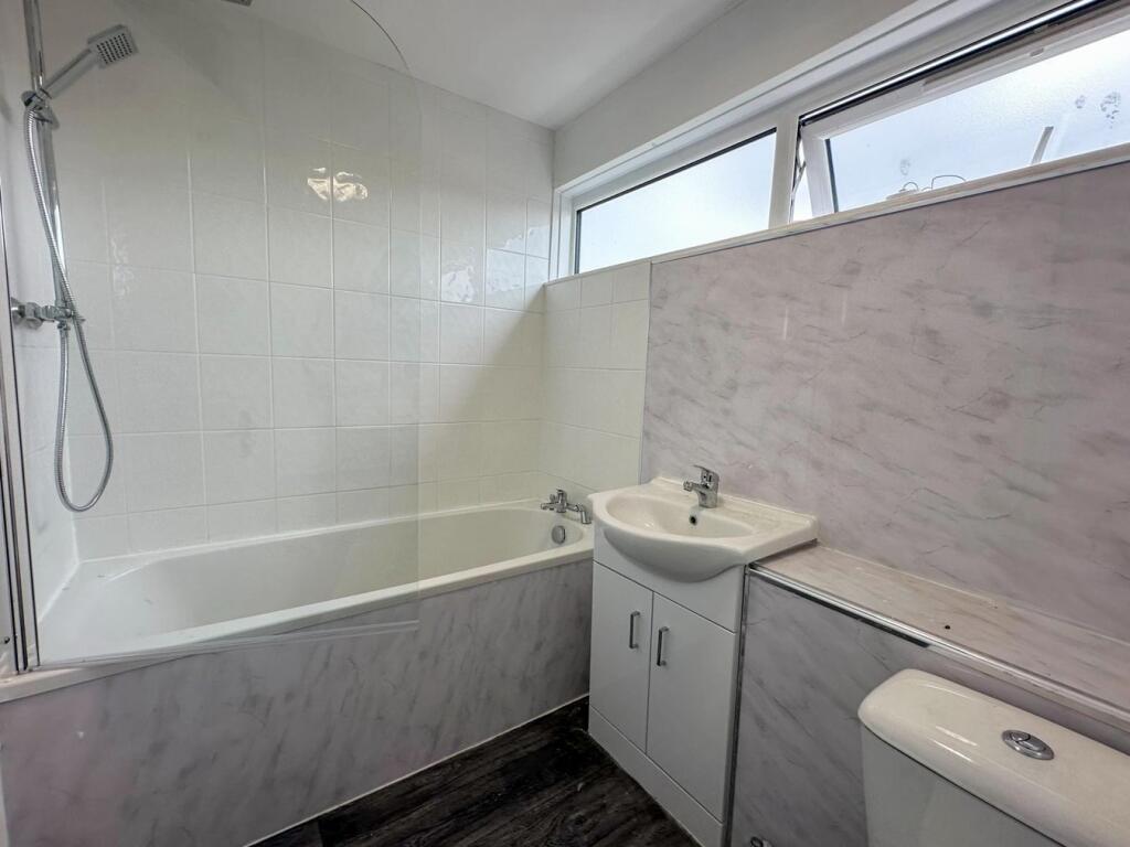 Additional image 8 of 3 Bed Flat - £1200 pcm Net Rent, Chelmsley Wood, Solihull, B37