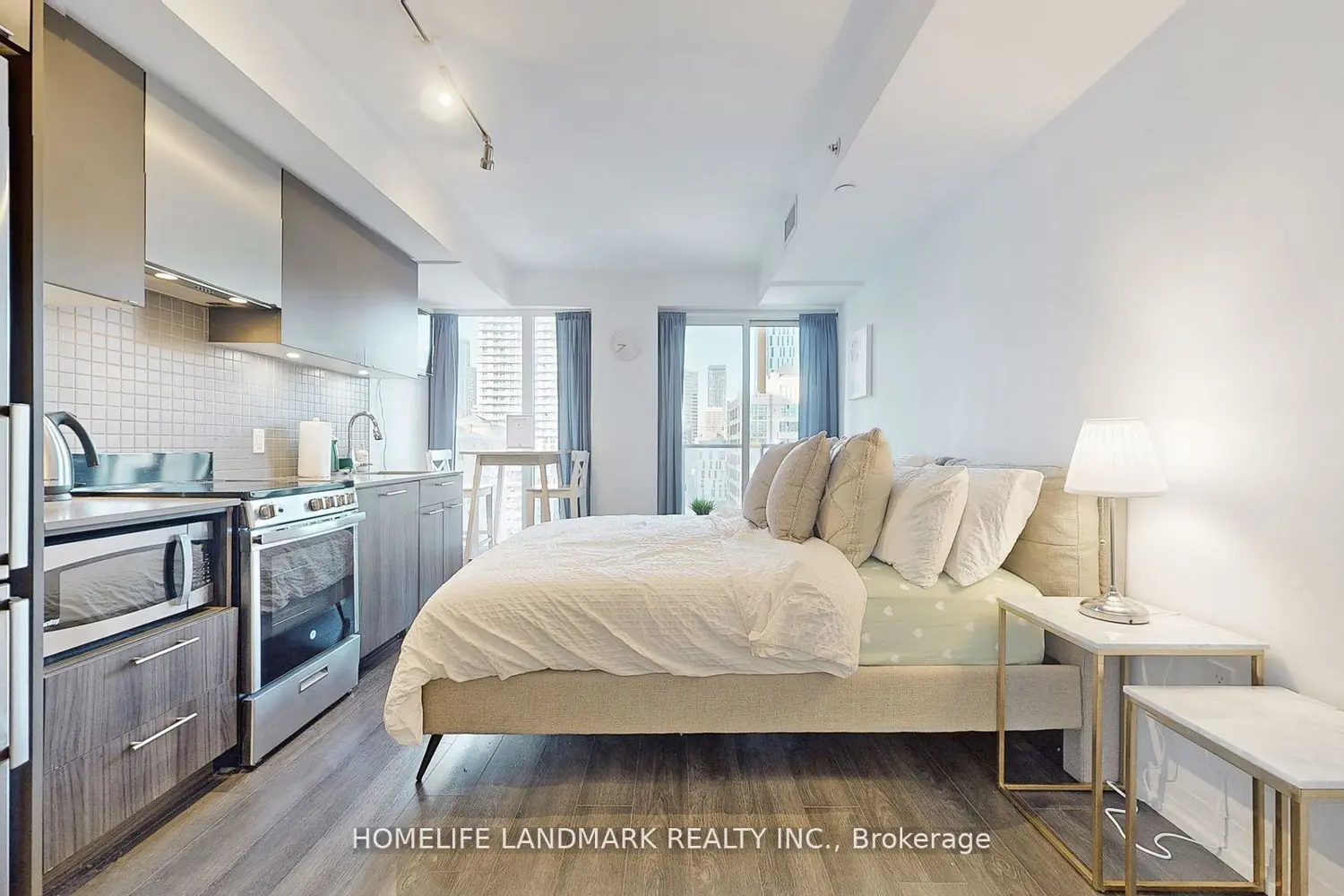 251 Jarvis Street 1227