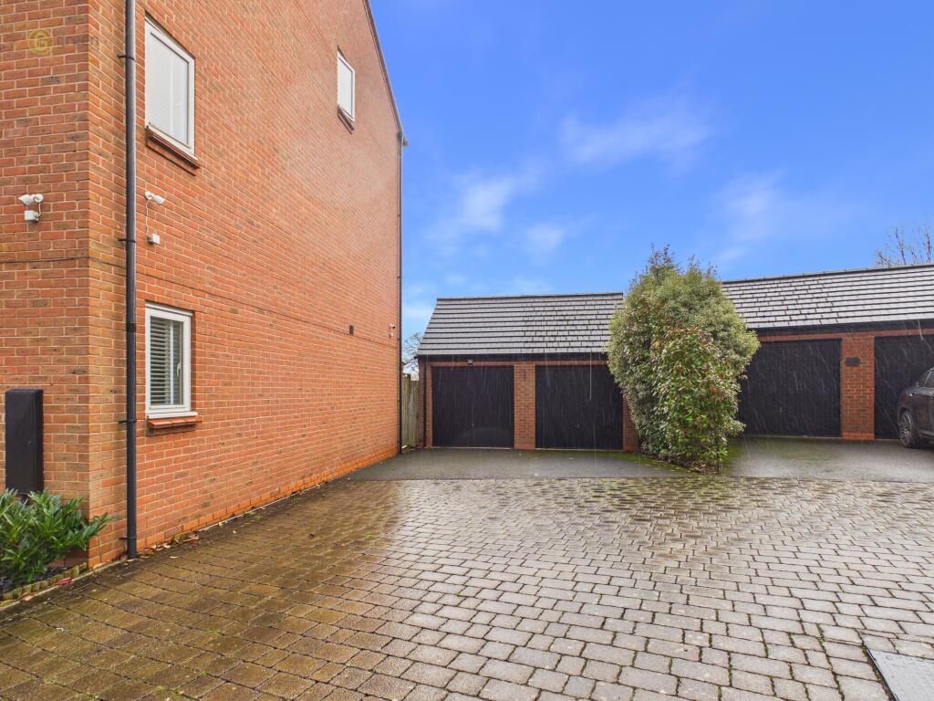 Additional image 12 of Horseshoe Crescent, Great Barr, B43