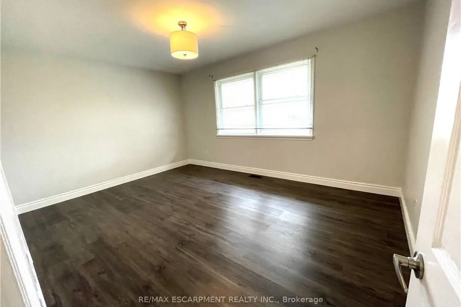 Additional image 10 of 557 Lake Street