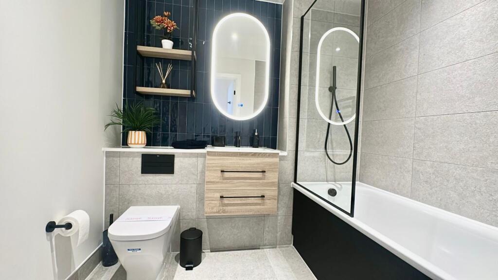 Additional image 13 of Brand New Show Home- Glasswater Locks, Birmingham, B4