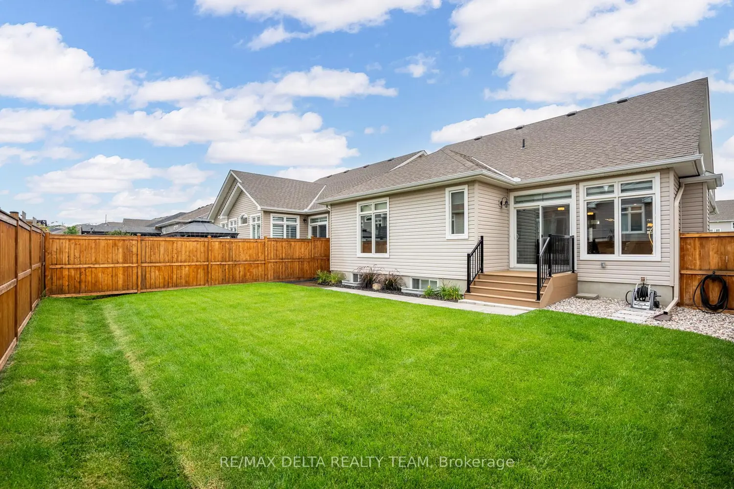 851 Tewin Circle photo 5