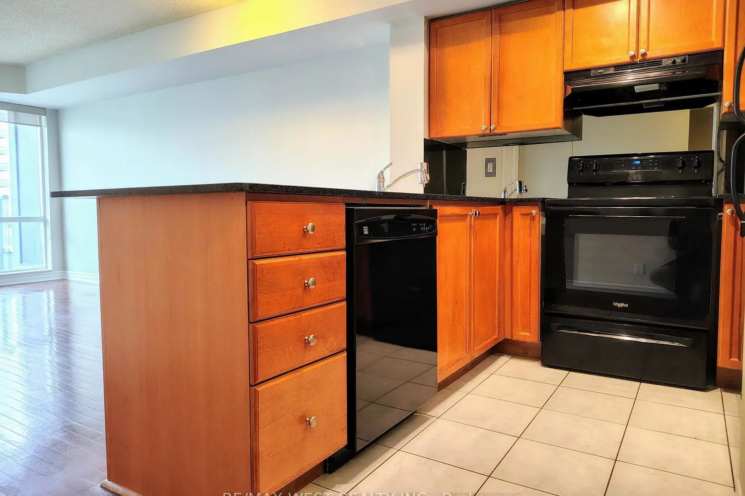 Additional image 8 of 1 Elm Drive 1301