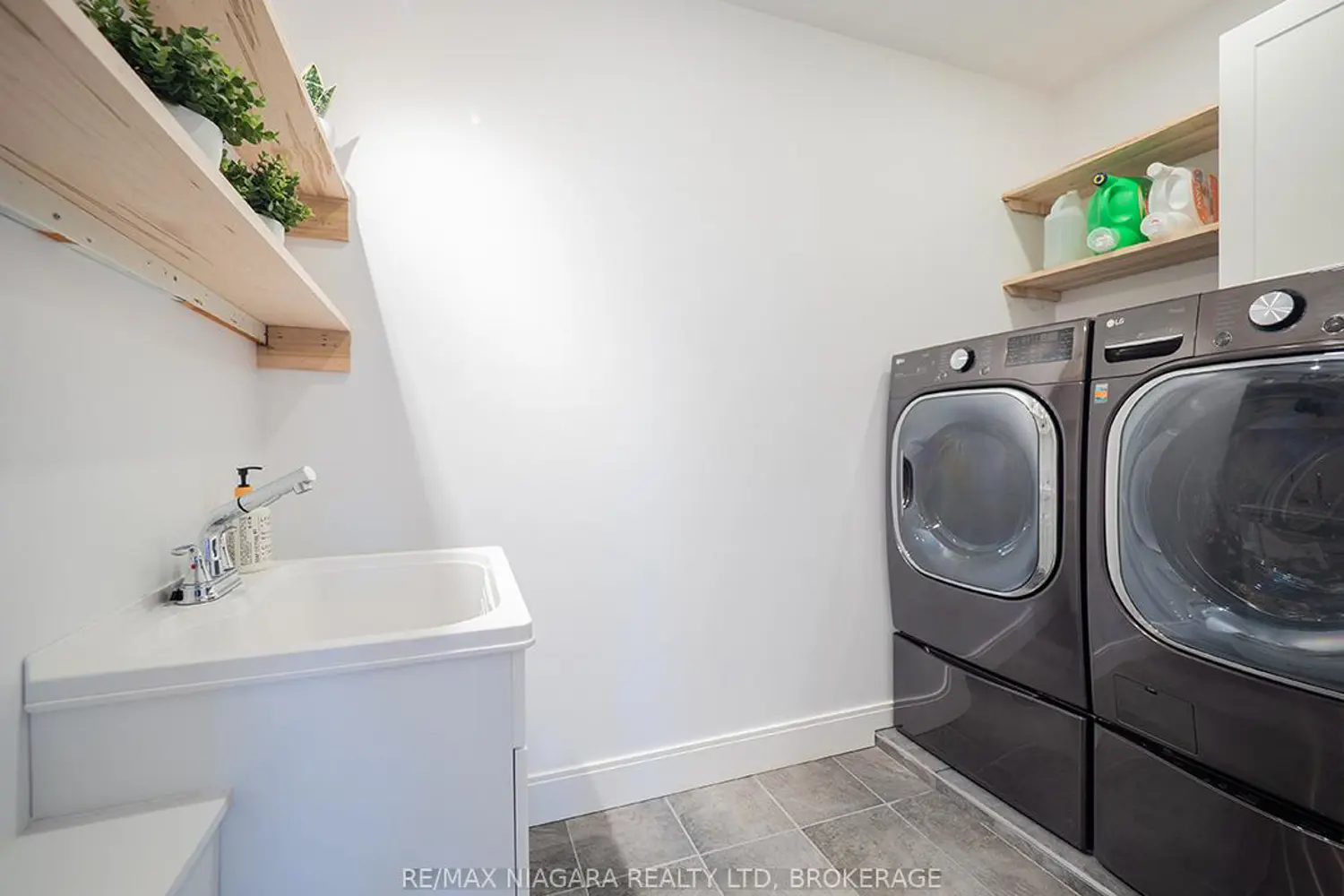 Additional image 11 of 1561 North Shore Drive