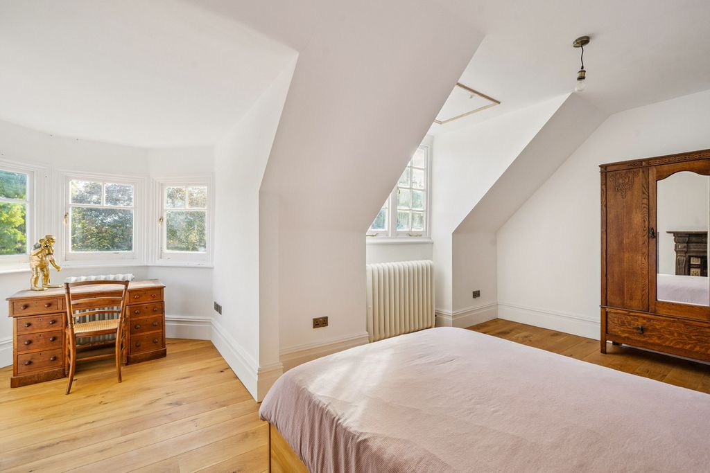Additional image 44 of 6 bed detached house to rentBridge Road, East Molesey KT8
