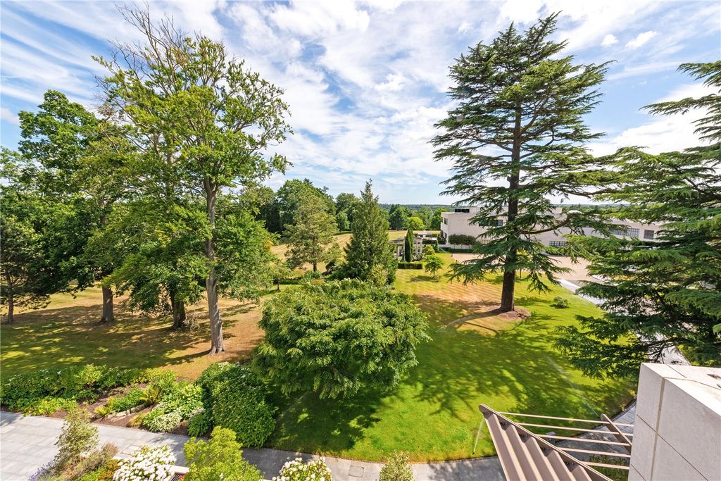Additional image 12 of 3 bed flat to rentCharters Garden House, Charters Road, Sunningdale SL5