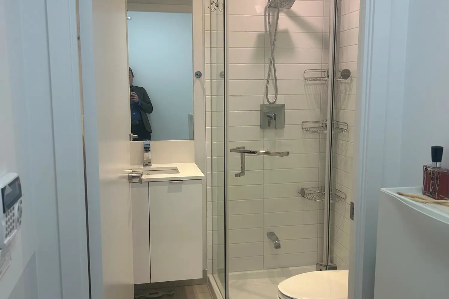 Additional image 3 of 195 Redpath Avenue 2314
