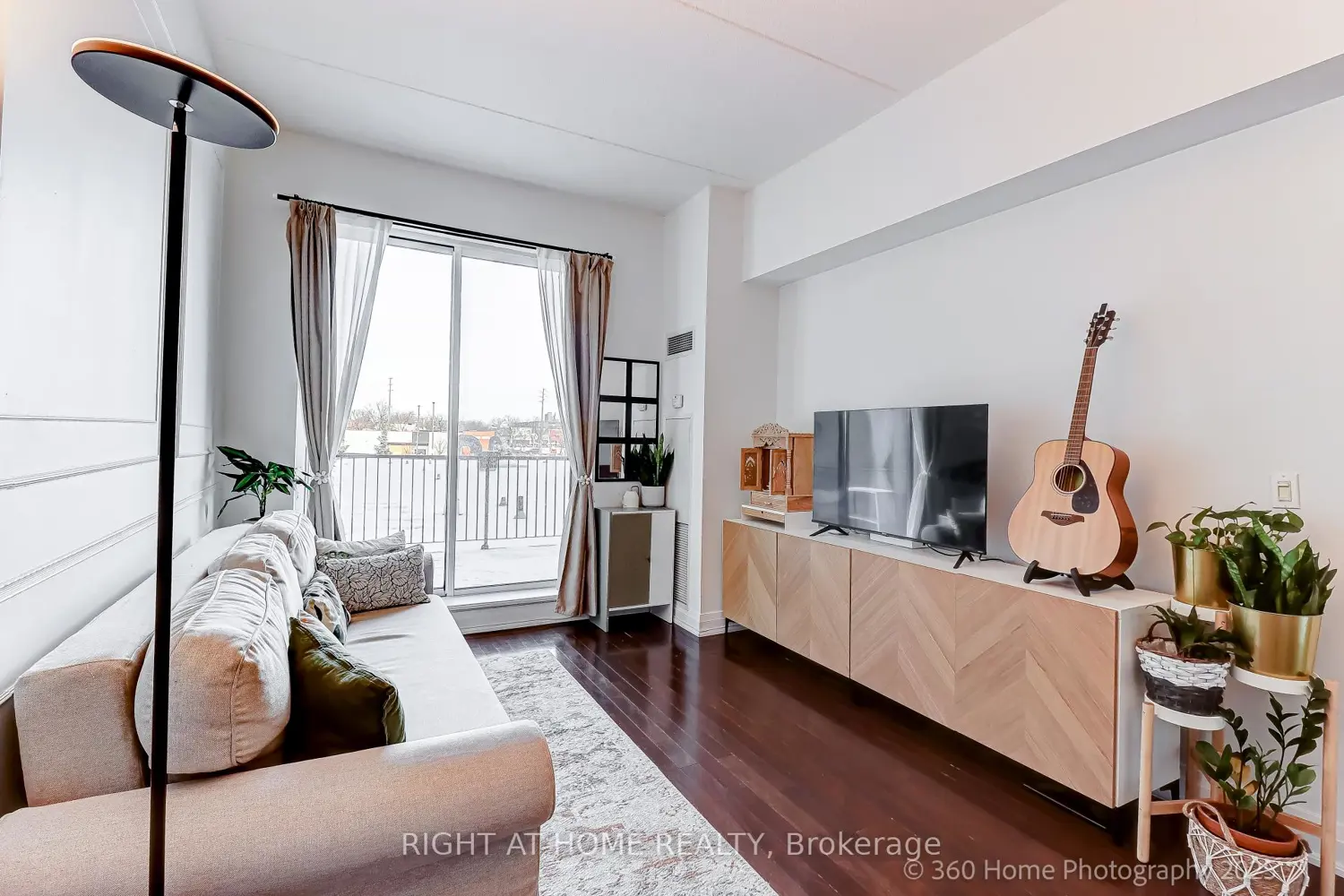 Additional image 5 of 2737 Keele Street 203