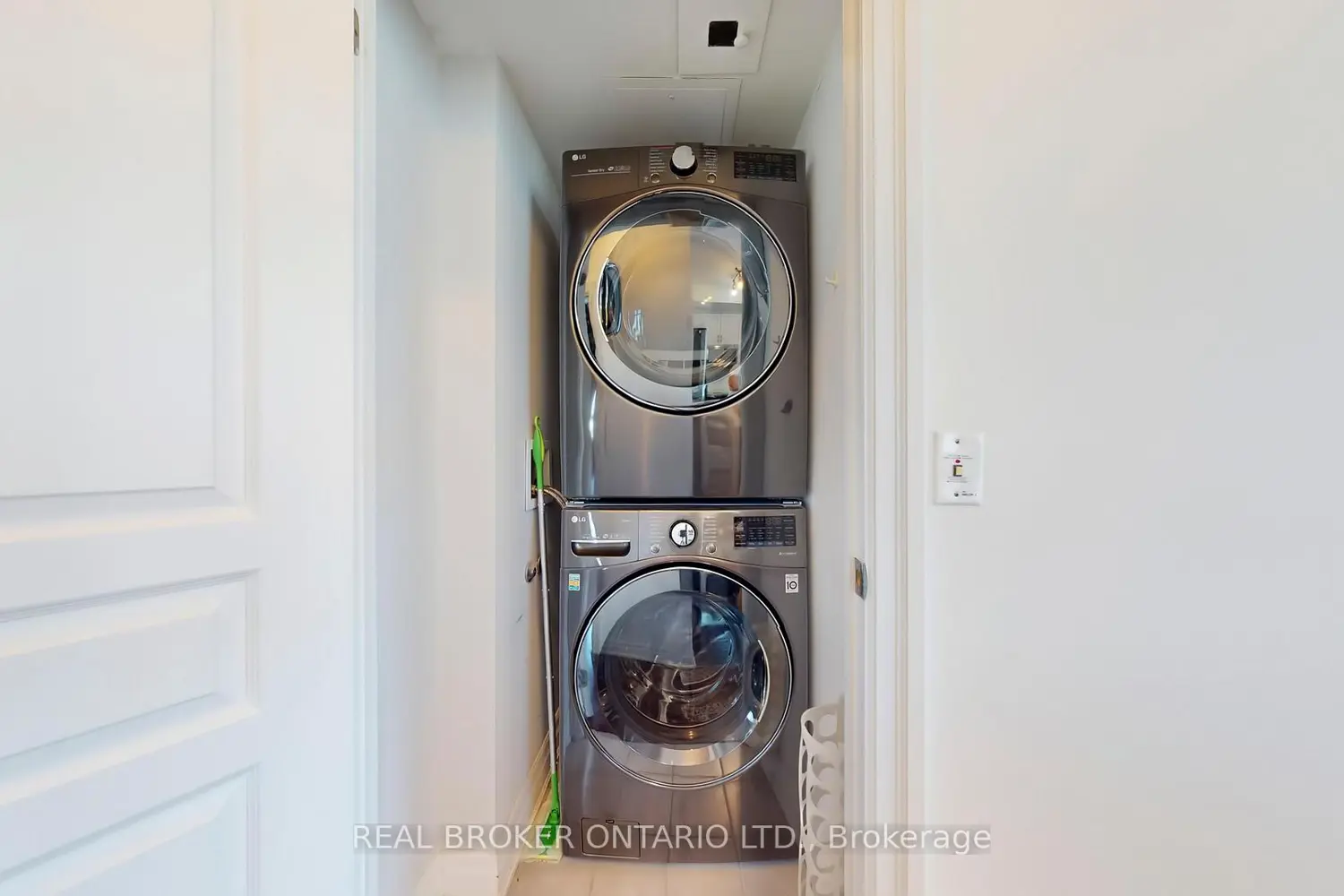 Additional image 12 of 2087 Lake Shore Boulevard Ph7