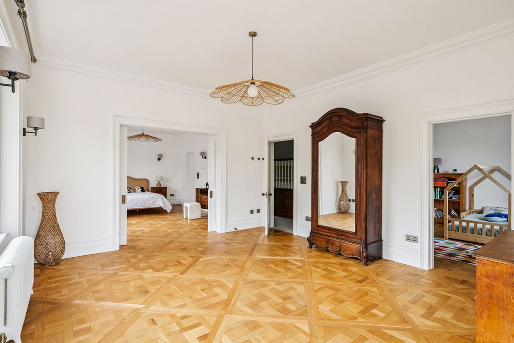 Additional image 25 of 6 bed detached house to rentBridge Road, East Molesey KT8