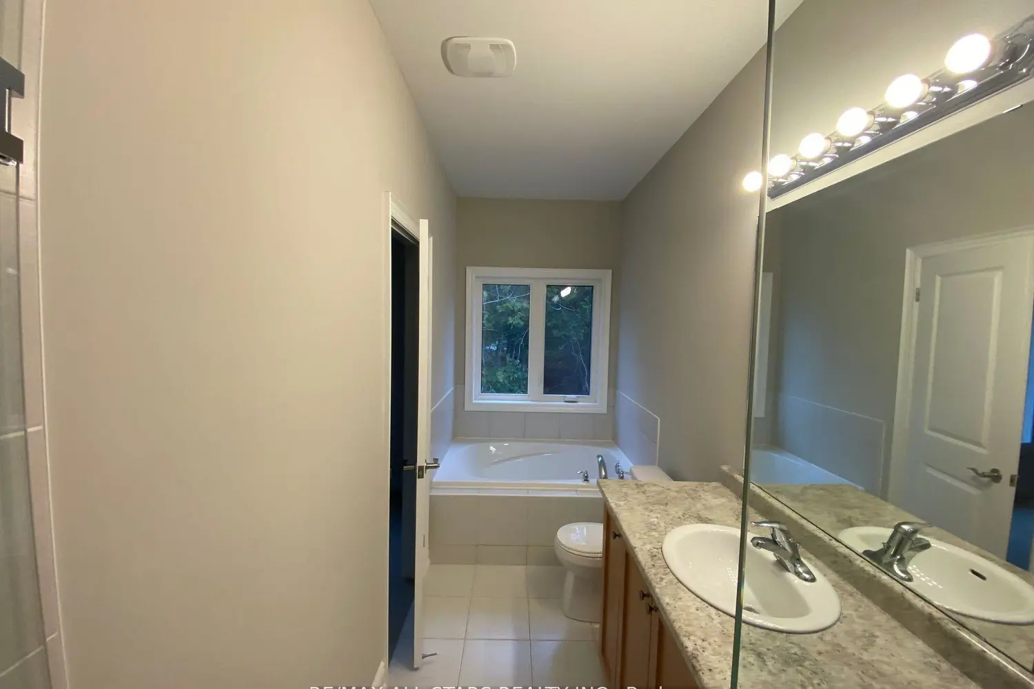 Additional image 10 of 38 Shelson Place