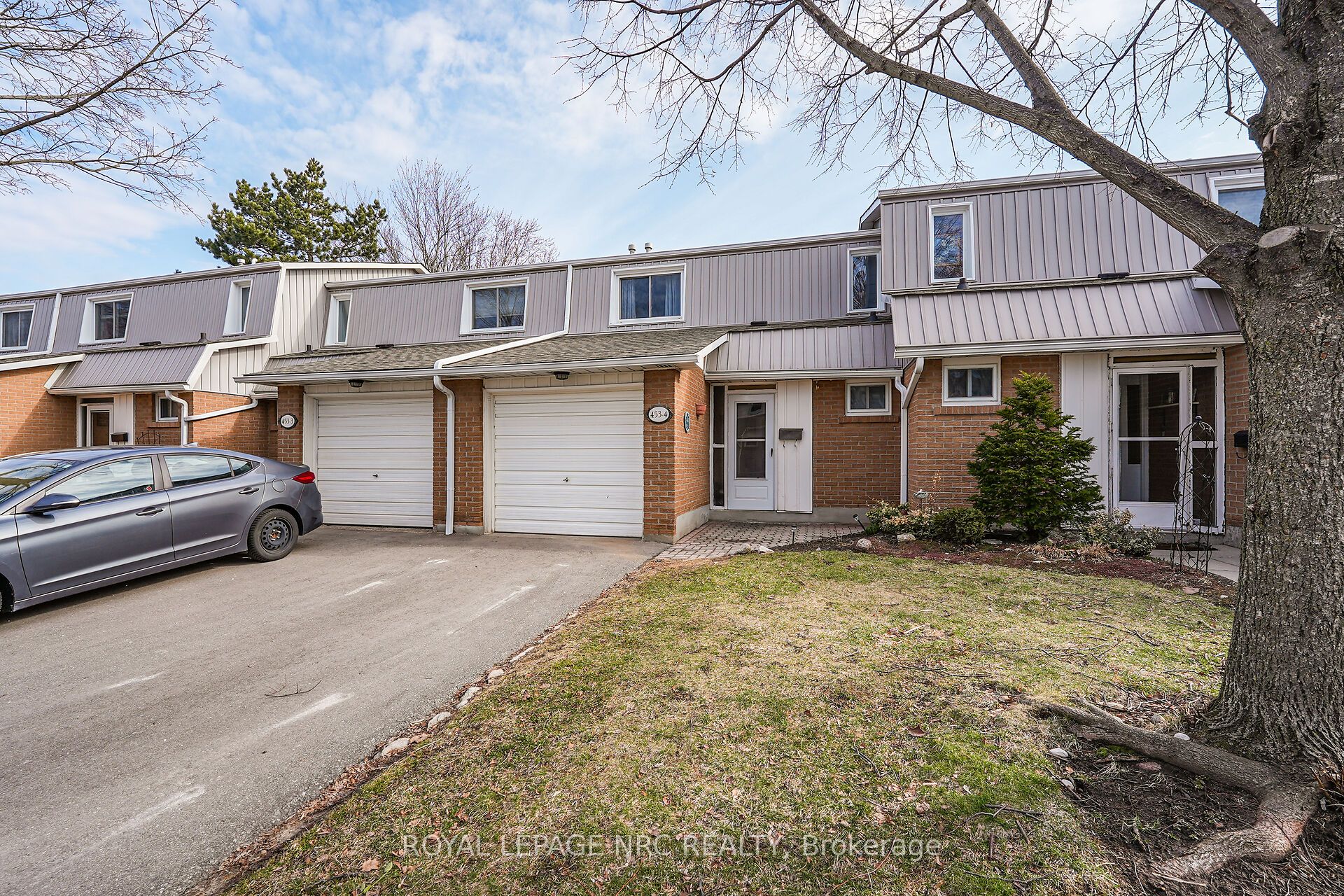 4-453 Woodview Road, Burlington, ON, L7N 2Z9