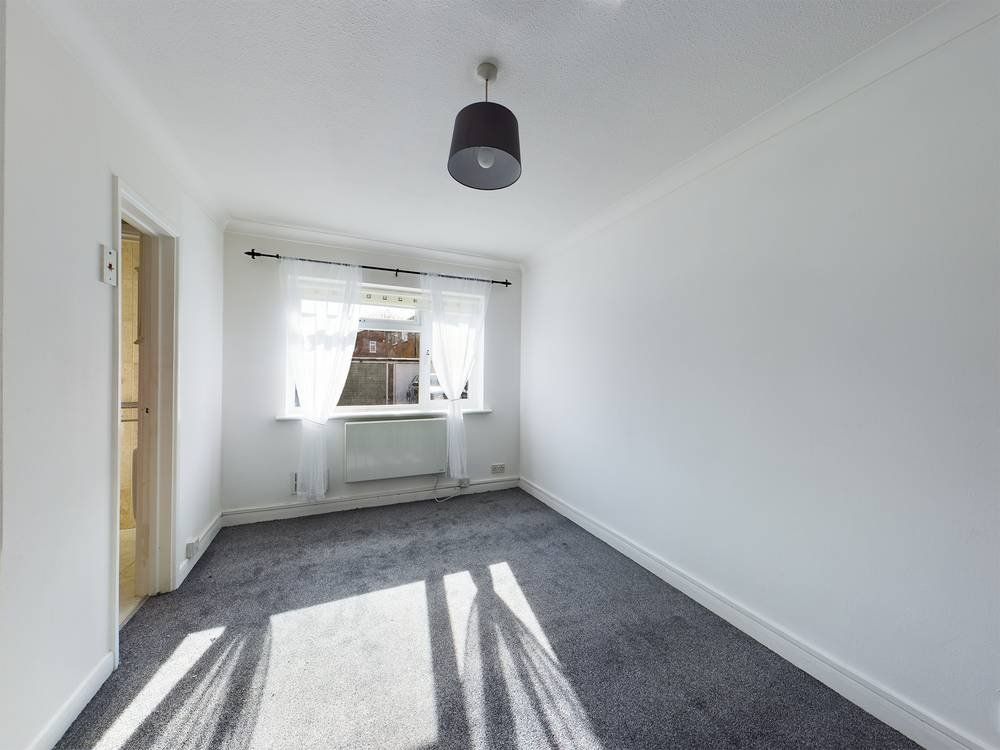 Additional image 6 of 1 bed flat to rentChantry Road, Chertsey, Surrey KT16