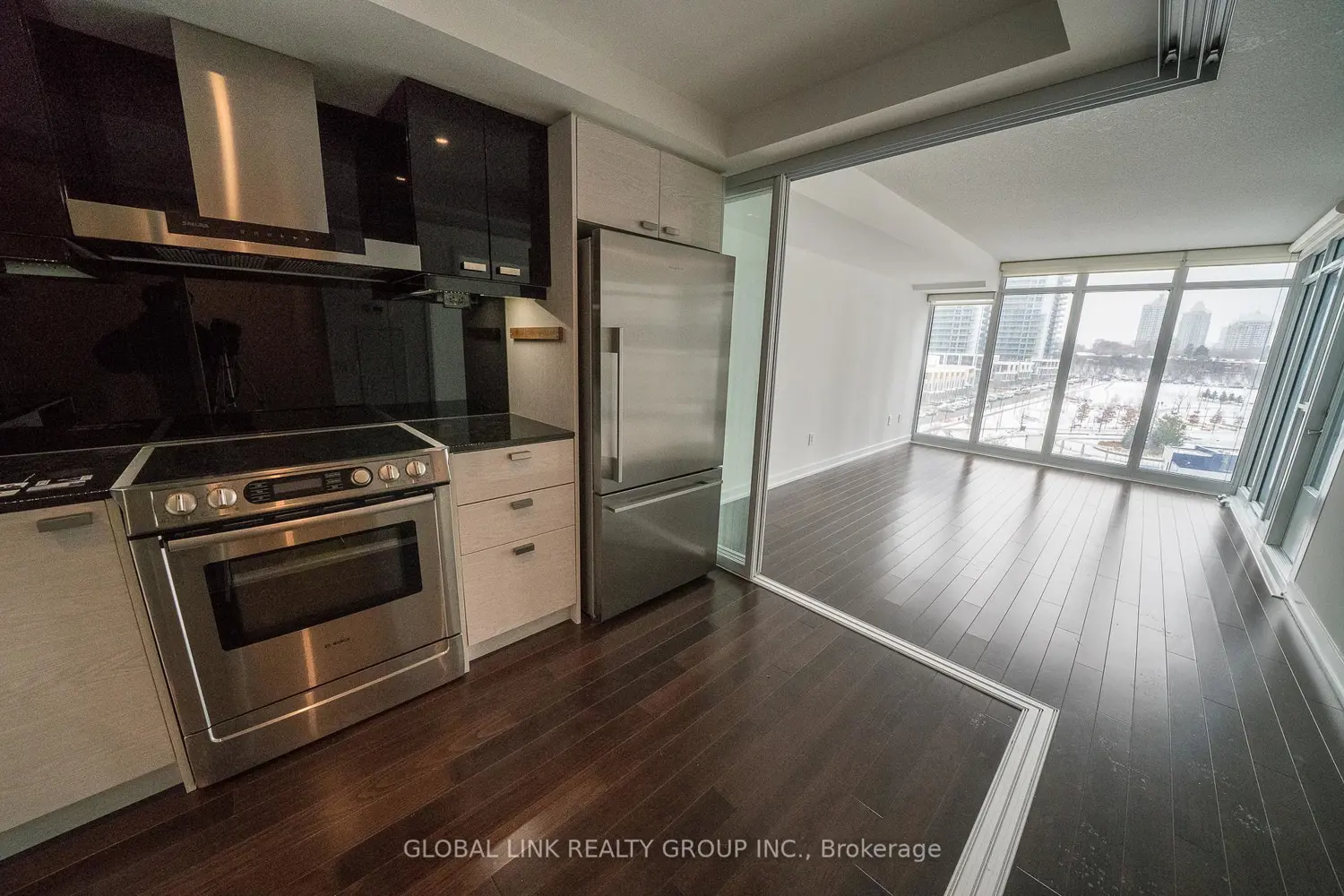 Additional image 8 of 121 Mcmahon Drive 915