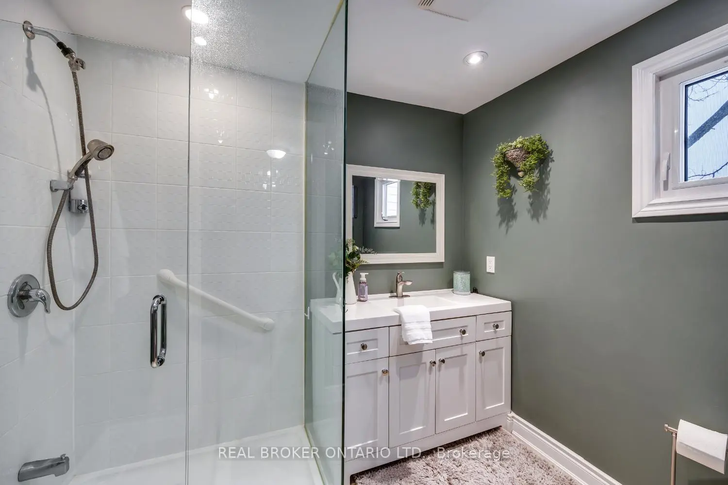 Additional image 10 of 22 Champlain Court