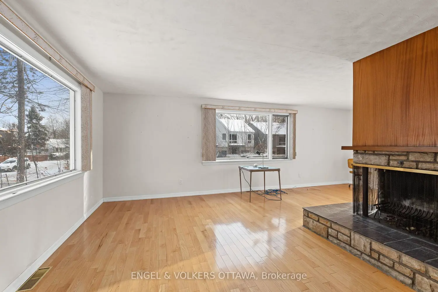 2626 Elmhurst Street photo 3