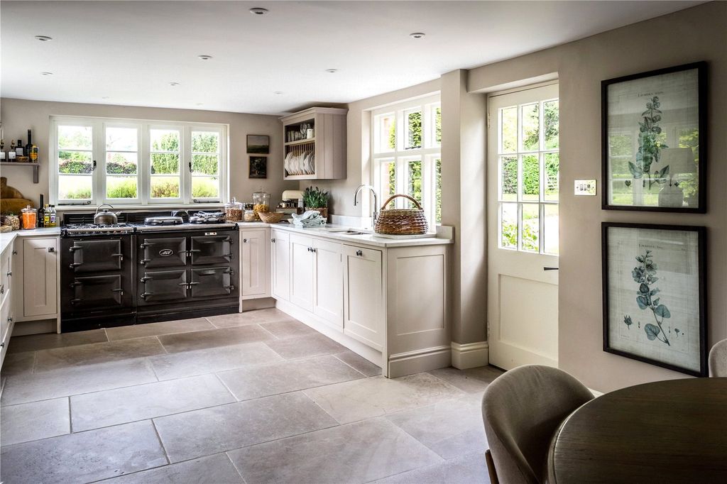 Additional image 25 of 6 bed detached house to rentBalchins Lane, Westcott, Dorking, Surrey RH4