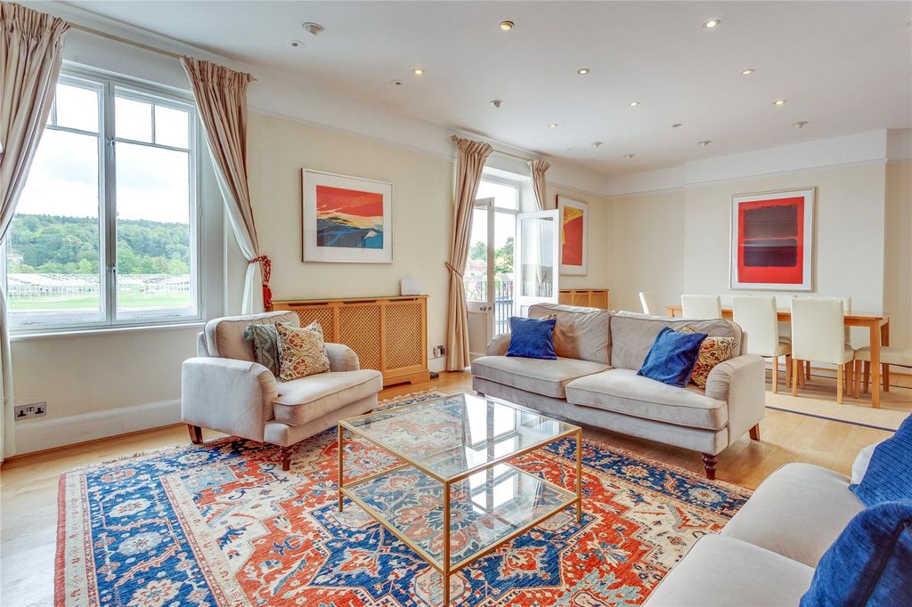 Additional image 3 of 4 bed flat to rentThameside, Henley-On-Thames, Oxfordshire RG9