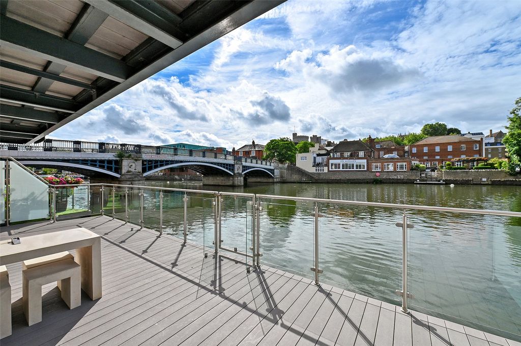 Additional image 11 of 3 bed flat to rentHigh Street, Eton, Windsor, Berkshire SL4