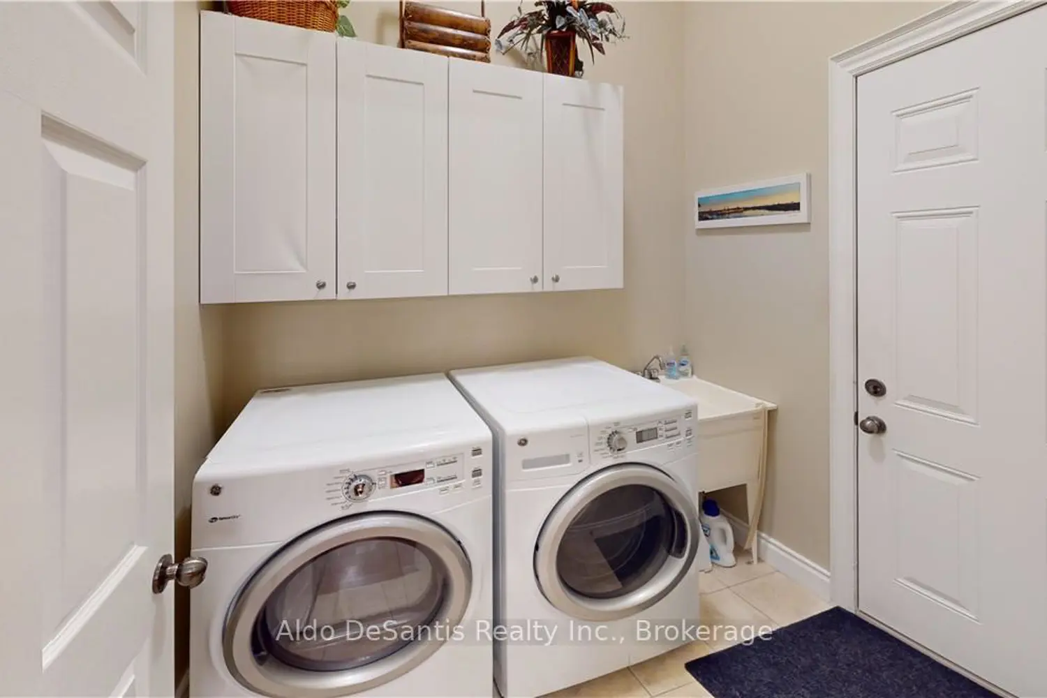 Additional image 15 of 39 Showcase Drive