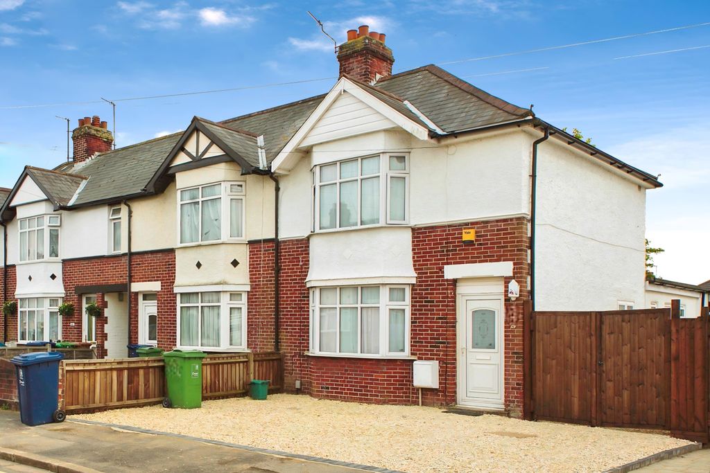 3 bed semi-detached house to rentBailey Road, Cowley OX4