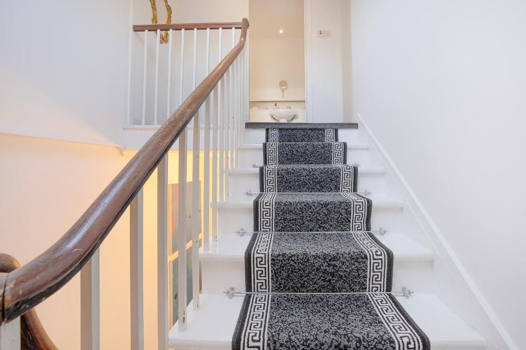 Additional image 14 of 5 bed town house to rentNorth Silver Street, Aberdeen AB10