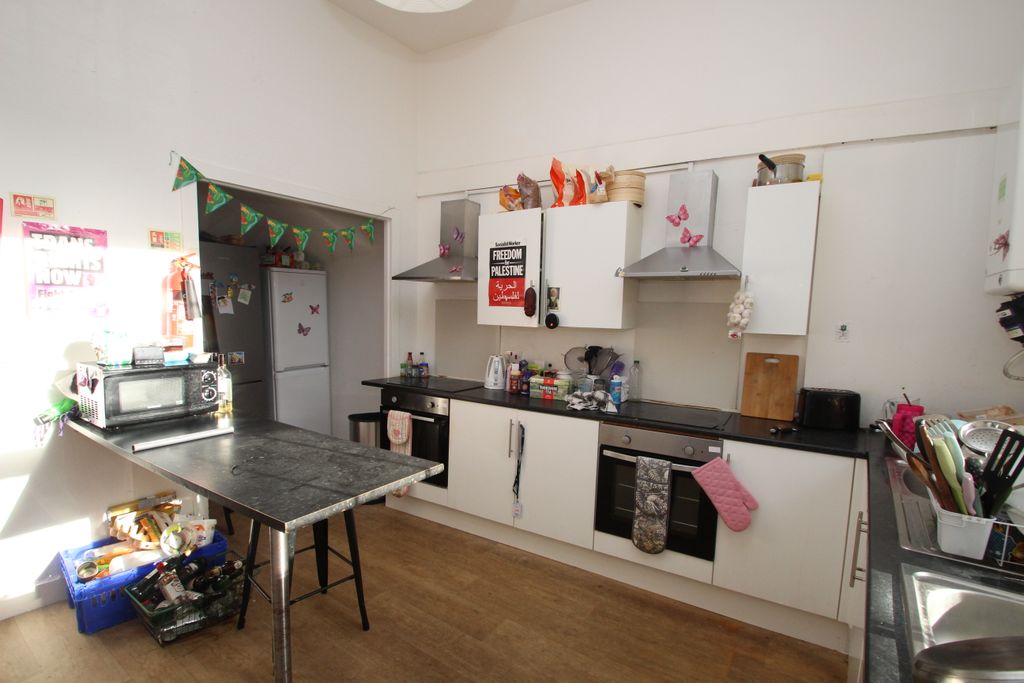 Additional image 3 of 7 bed flat to rentGreat Western Road, Glasgow G12
