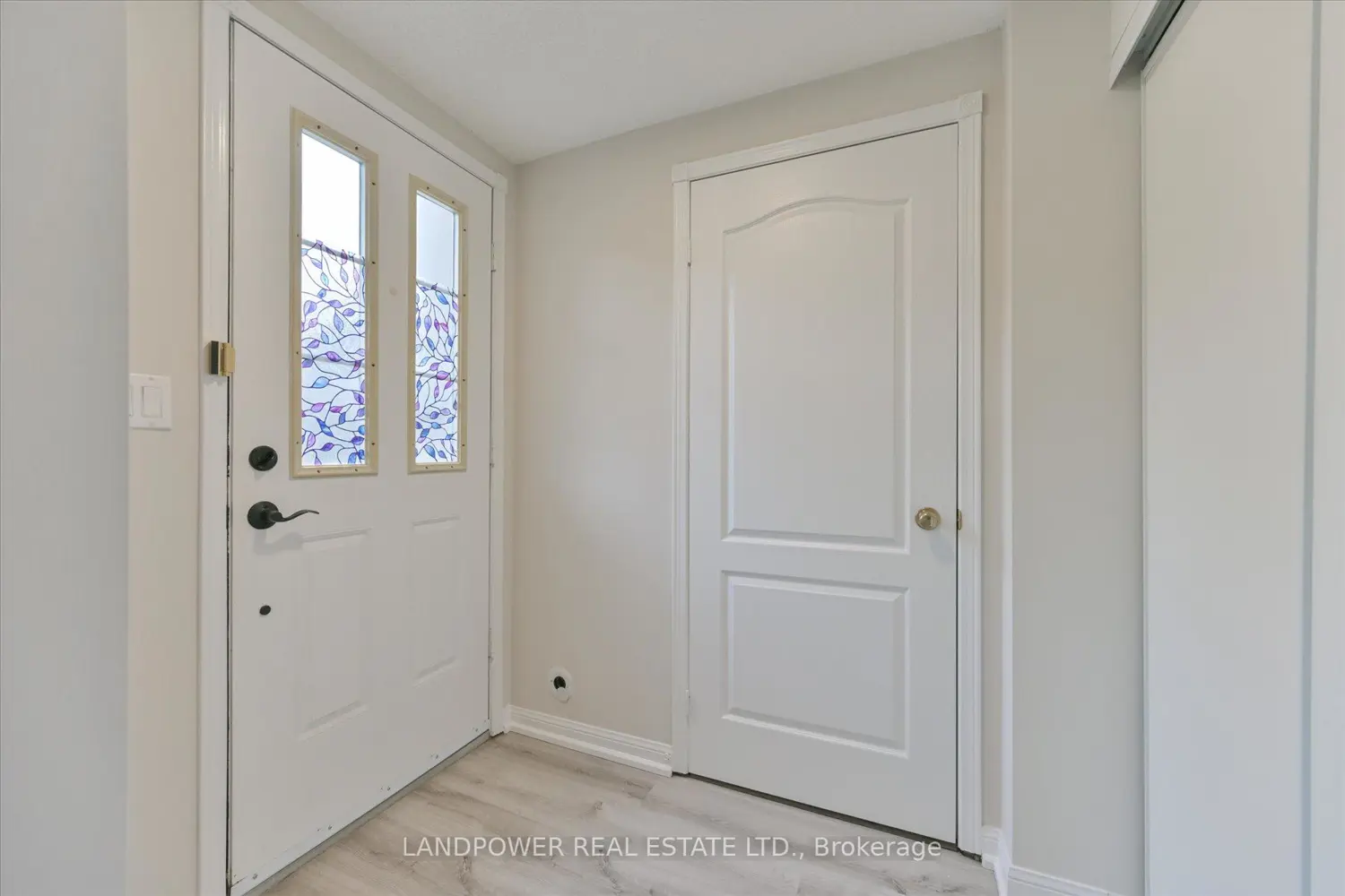 Additional image 5 of 28 Sommerset Way 1231