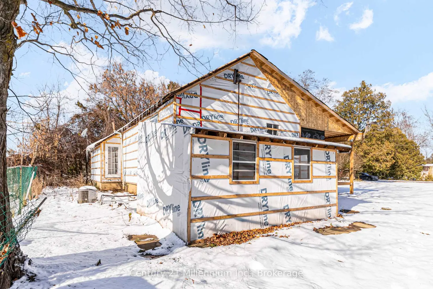 Additional image 19 of 303240 33 Side Road