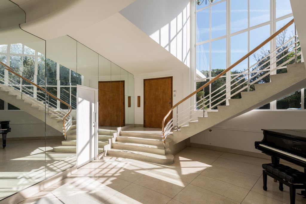 Additional image 5 of 6 bed detached house to rentSt. Anns Hill Road, Chertsey, Surrey KT16